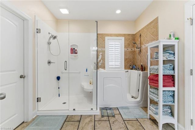 6821 Stone Gables Drive, Thomasville, NC 27360