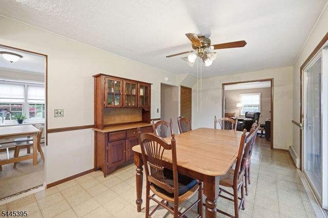 30 Whittier Ln, Oakland Boro, NJ 07436