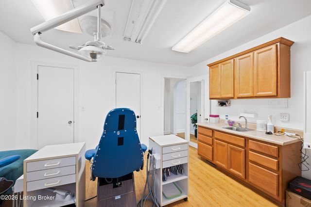 4816 Greenwood Rd, Louisville, KY 40258