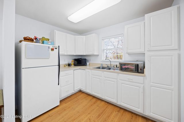 4816 Greenwood Rd, Louisville, KY 40258