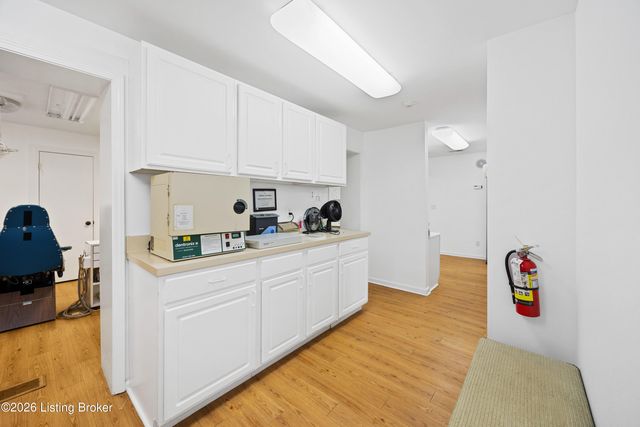 4816 Greenwood Rd, Louisville, KY 40258