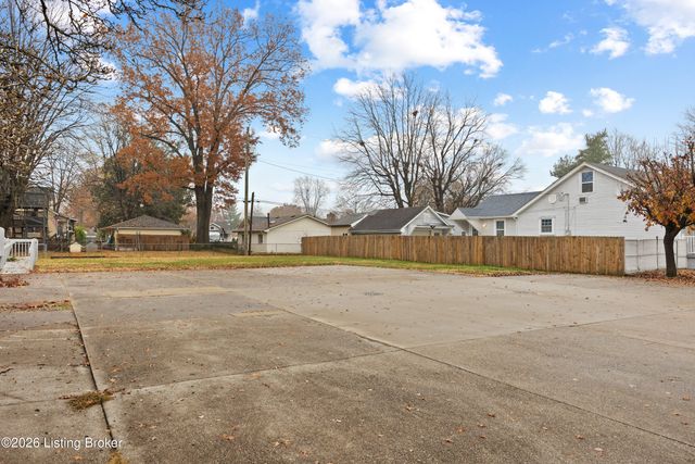 4816 Greenwood Rd, Louisville, KY 40258