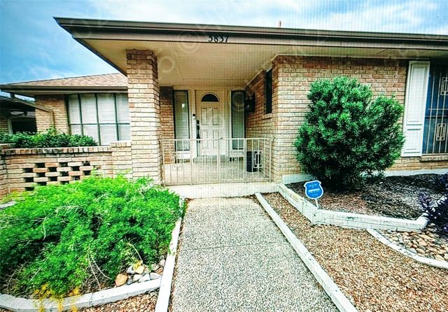 5837 Northgap Street, Windcrest, TX 78239