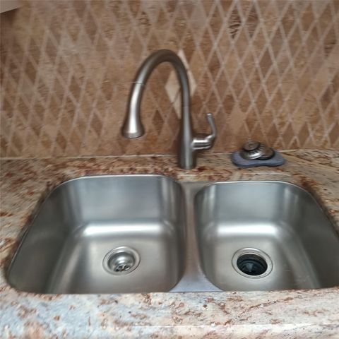 5837 Northgap Street, Windcrest, TX 78239