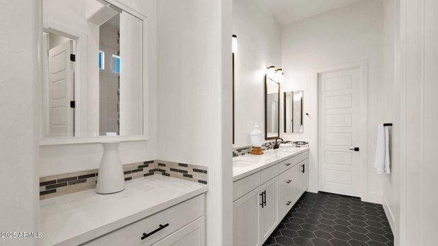 38500 N SCHOOL HOUSE Road 8, Cave Creek, AZ 85331