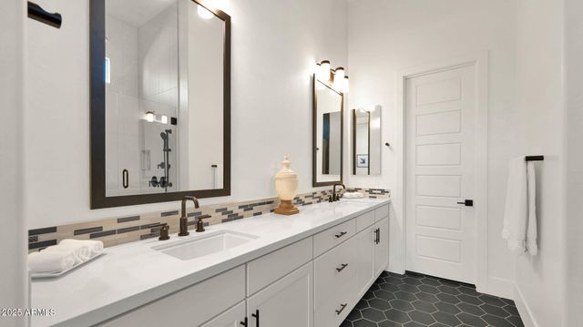 38500 N SCHOOL HOUSE Road 8, Cave Creek, AZ 85331