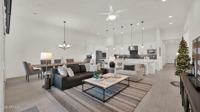 38500 N SCHOOL HOUSE Road 8, Cave Creek, AZ 85331