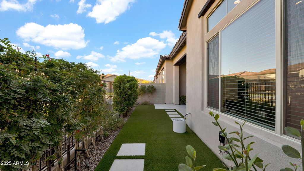 Image 26 of property listing at 38500 N SCHOOL HOUSE Road 8, Cave Creek, AZ 85331