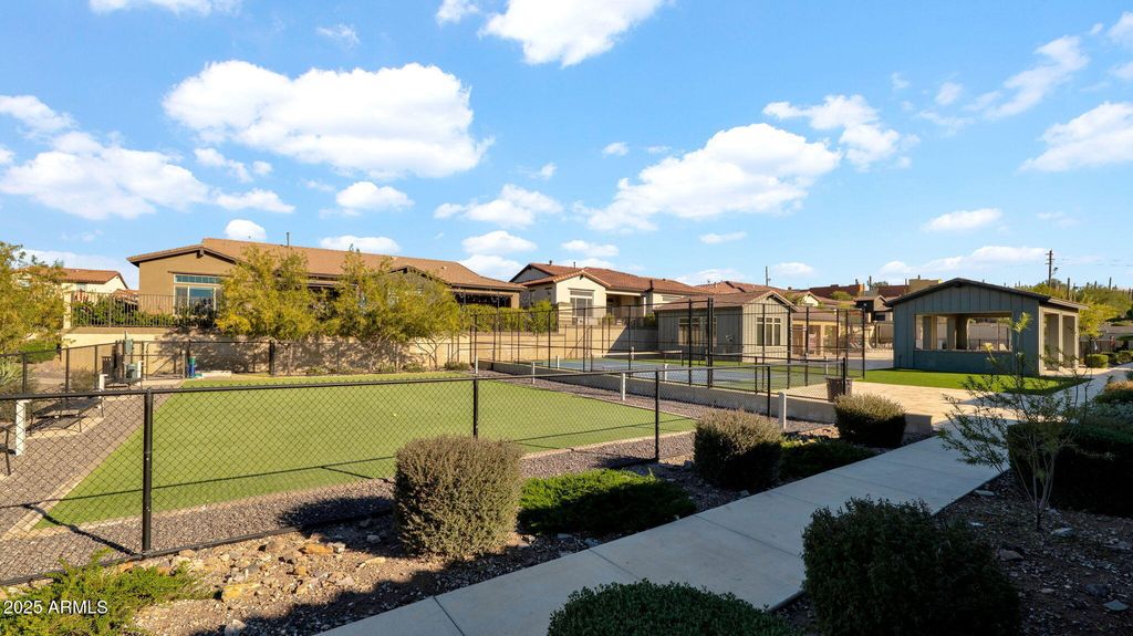 Image 33 of property listing at 38500 N SCHOOL HOUSE Road 8, Cave Creek, AZ 85331