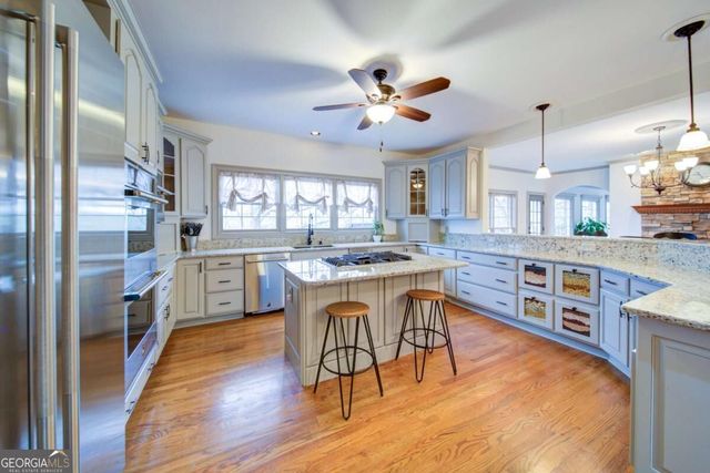 6462 Waterscape Ridge, Gainesville, GA 30506
