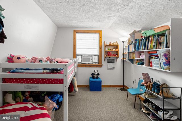 513 FAIRWAY DR, Basye, VA 22810