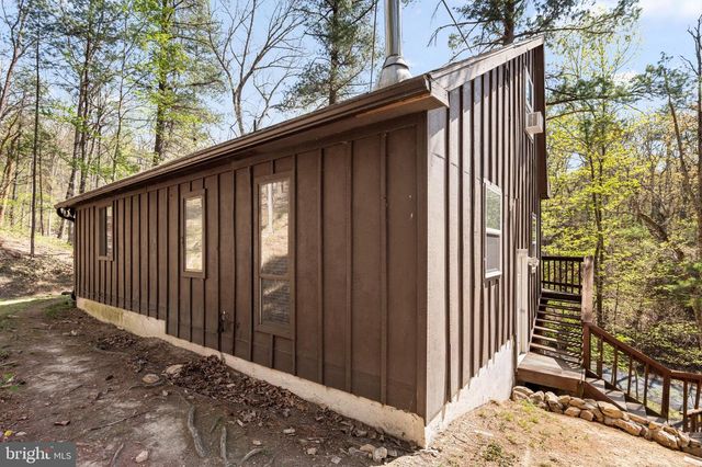 513 FAIRWAY DR, Basye, VA 22810
