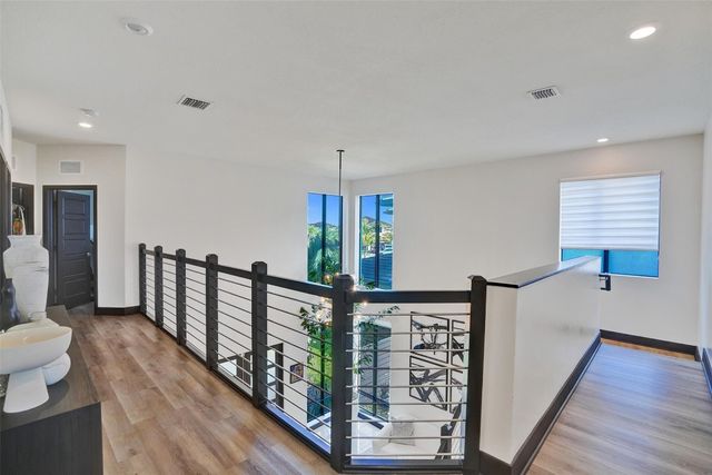 15501 NW 88th Avenue 15501, Miami Lakes, FL 33018