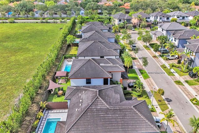 15501 NW 88th Avenue 15501, Miami Lakes, FL 33018