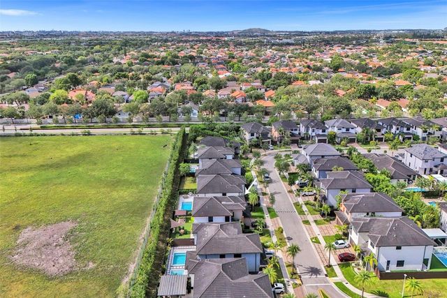 15501 NW 88th Avenue 15501, Miami Lakes, FL 33018