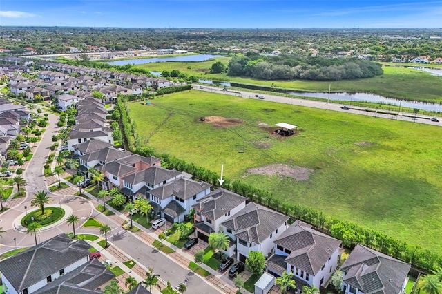 15501 NW 88th Avenue 15501, Miami Lakes, FL 33018