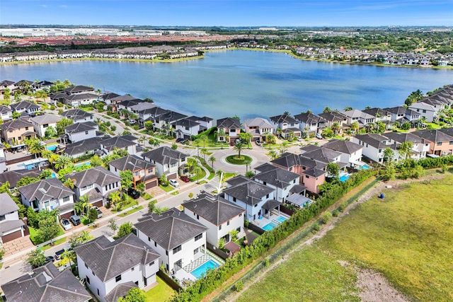 15501 NW 88th Avenue 15501, Miami Lakes, FL 33018