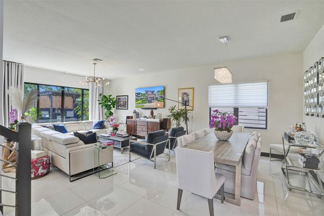 15501 NW 88th Avenue 15501, Miami Lakes, FL 33018