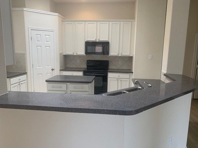 716 Mistymoor Lane, Fort Worth, TX 76052