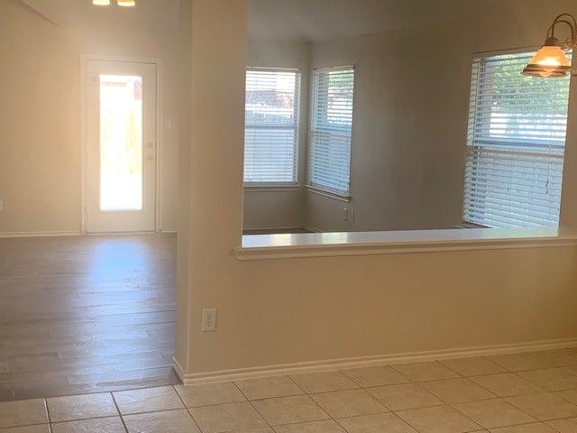 716 Mistymoor Lane, Fort Worth, TX 76052