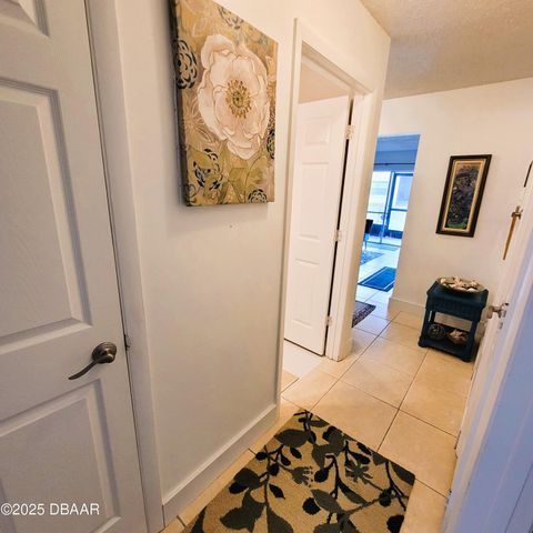 415 Banana Cay Dr Apt B, South Daytona, FL 32119