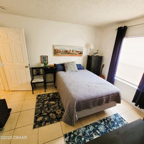 415 Banana Cay Dr Apt B, South Daytona, FL 32119