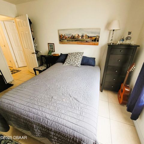 415 Banana Cay Dr Apt B, South Daytona, FL 32119