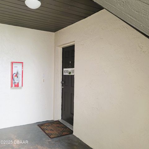 415 Banana Cay Dr Apt B, South Daytona, FL 32119