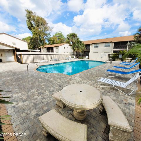 415 Banana Cay Dr Apt B, South Daytona, FL 32119
