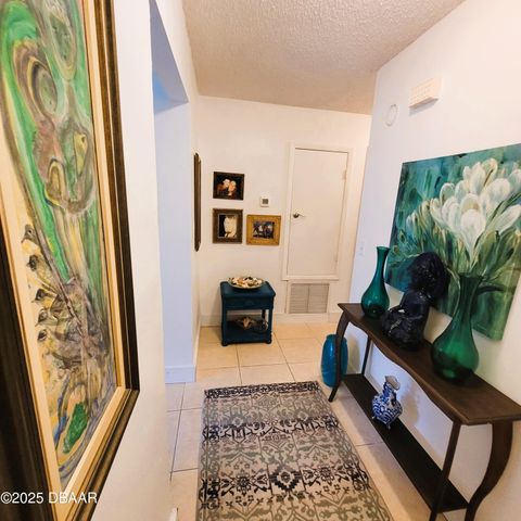 415 Banana Cay Dr Apt B, South Daytona, FL 32119