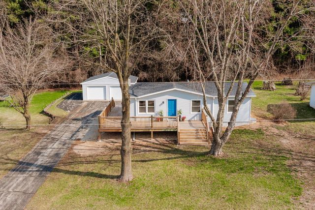 W2252 Spring Lake ROAD, Markesan, WI 53946