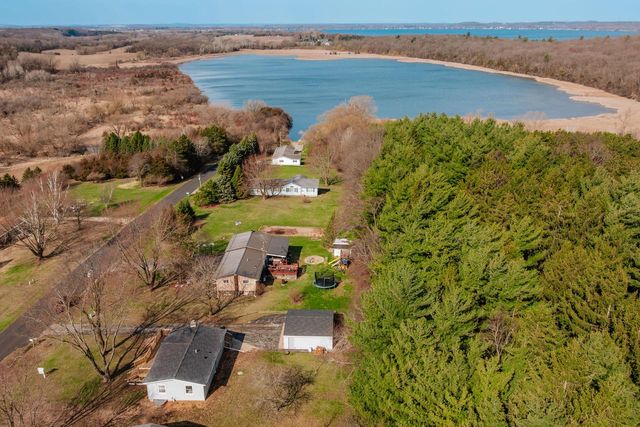 W2252 Spring Lake ROAD, Markesan, WI 53946