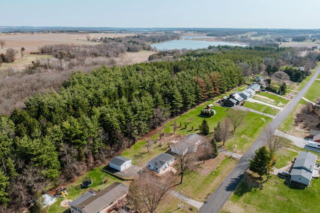W2252 Spring Lake ROAD, Markesan, WI 53946