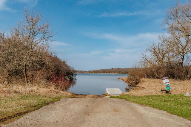 W2252 Spring Lake ROAD, Markesan, WI 53946
