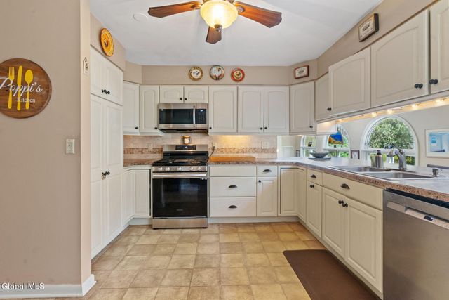 1226 Hempstead Road, Niskayuna, NY 12309