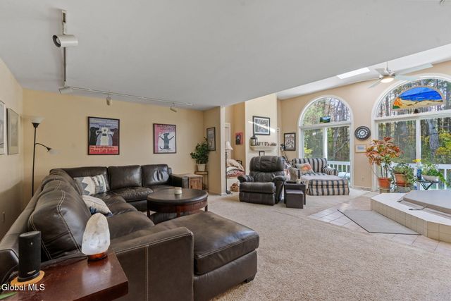 1226 Hempstead Road, Niskayuna, NY 12309