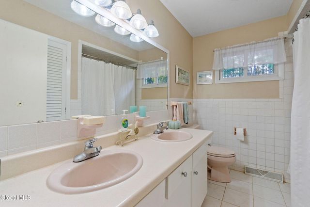 1226 Hempstead Road, Niskayuna, NY 12309