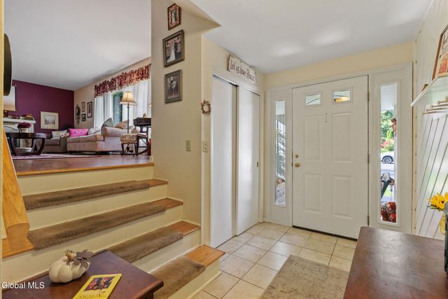 1226 Hempstead Road, Niskayuna, NY 12309