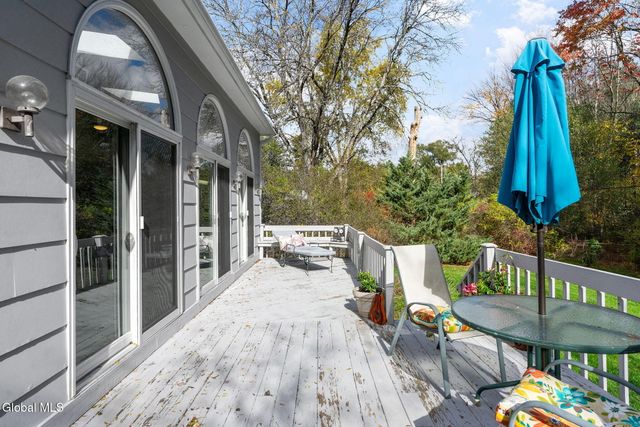 1226 Hempstead Road, Niskayuna, NY 12309