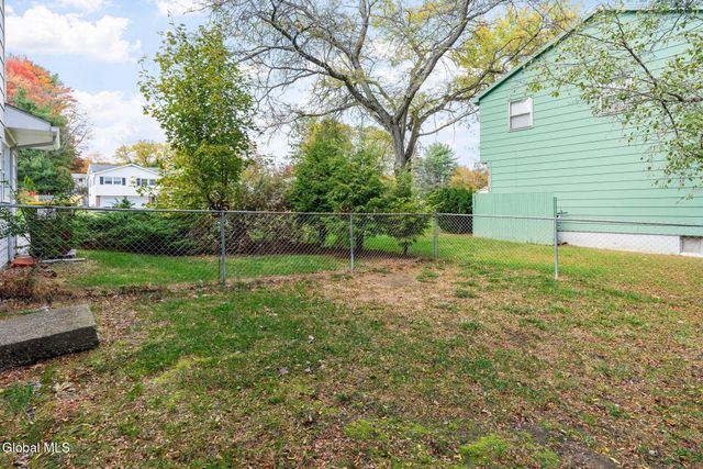 1226 Hempstead Road, Niskayuna, NY 12309