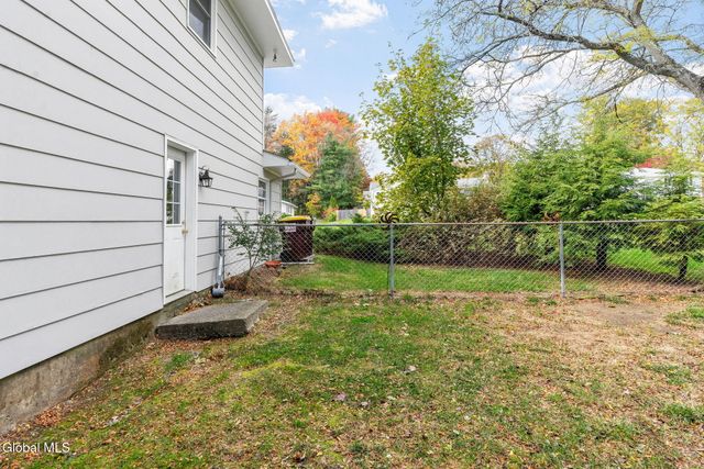 1226 Hempstead Road, Niskayuna, NY 12309