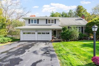 1226 Hempstead Road, Niskayuna, NY 12309