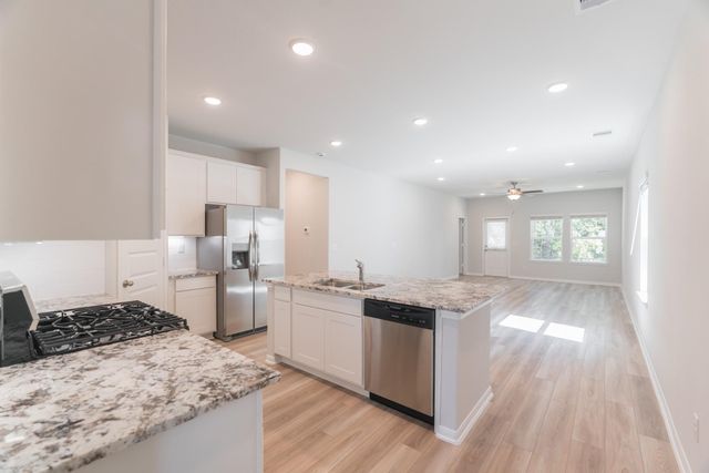 37 Courageous Side Way, Magnolia, TX 77354