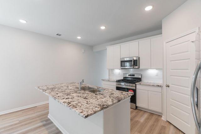 37 Courageous Side Way, Magnolia, TX 77354