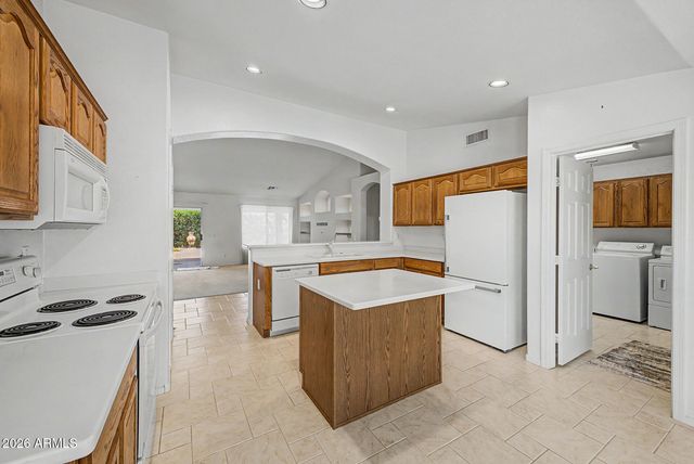 9228 E CHAMPAGNE Drive, Sun Lakes, AZ 85248