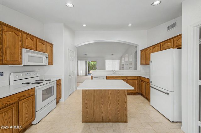 9228 E CHAMPAGNE Drive, Sun Lakes, AZ 85248