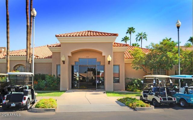 9228 E CHAMPAGNE Drive, Sun Lakes, AZ 85248