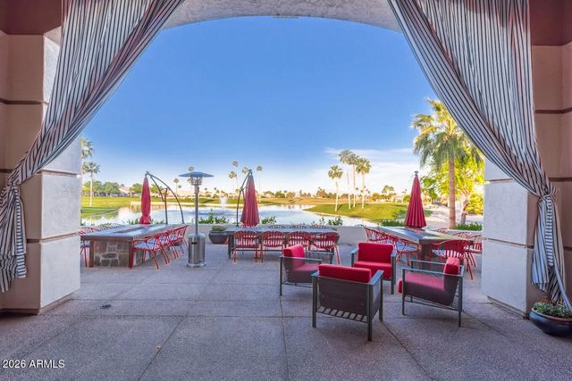 9228 E CHAMPAGNE Drive, Sun Lakes, AZ 85248