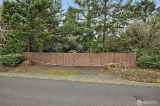 185 S Narwhal Loop SW, Ocean Shores, WA 98569