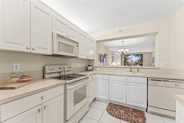 7751 Southampton Terrace 311, Tamarac, FL 33321